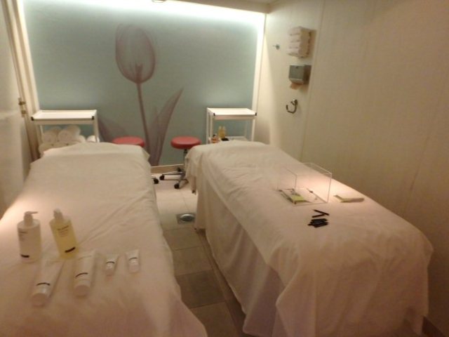 cruise ship spa room