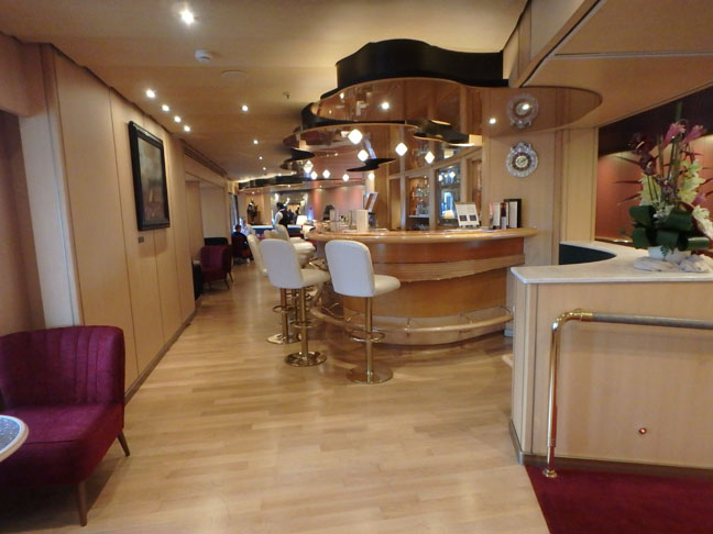 cruise ship bar