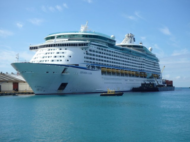 cruise ship in Honolulu