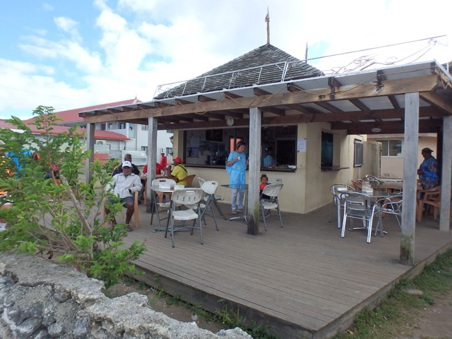 Maré beach bar