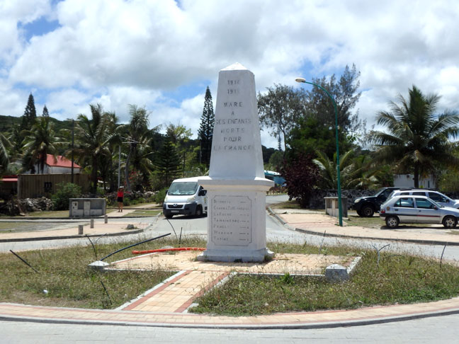 monument on Maré