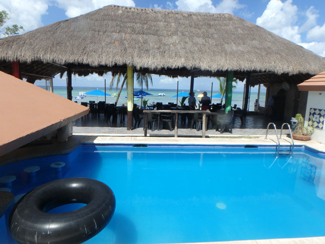 Aquarium Bar in Cozumel