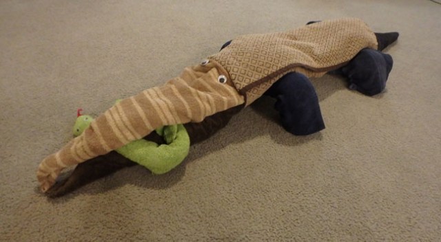 towel alligator