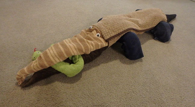 towel alligator
