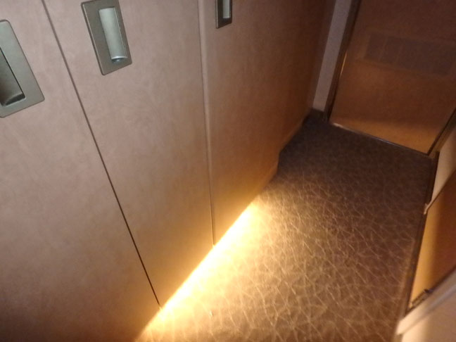 automatic under closet light