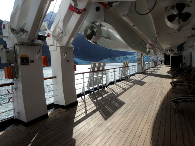 cruise ship in Glacier Bay