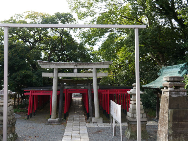 red shrine in Shimizu