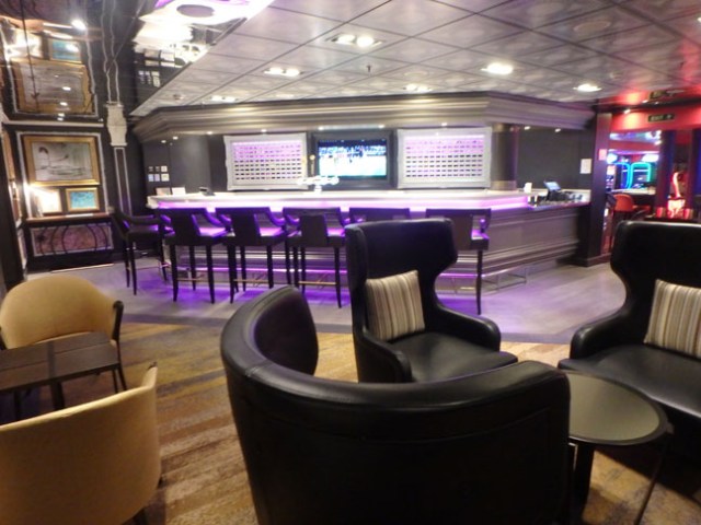 bar on the Westerdam